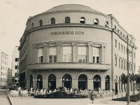 Restoran Novinarski dom, Perkovčeva ulica  Savska cesta, oko 1935. godine.jpg